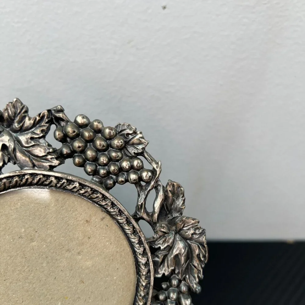 Vintage Ornate Linco Perfect Pewter Grape Leaf Photo Frame 3” round